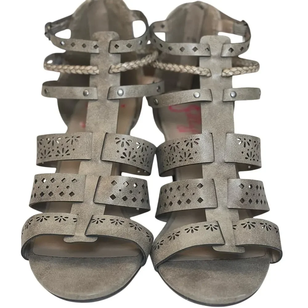 NWOT Jellypop Theresa Gray Taupe Heeled Sandals Cutout Zip Back - 9.5 M
